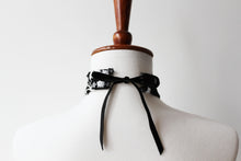 Oreo Sakura Choker