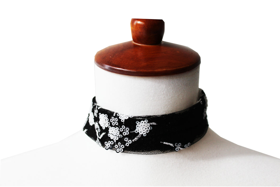 Oreo Sakura Choker