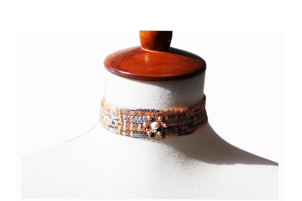 Chestnut Choker