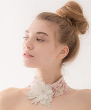 Soufflé Clintonia Collar